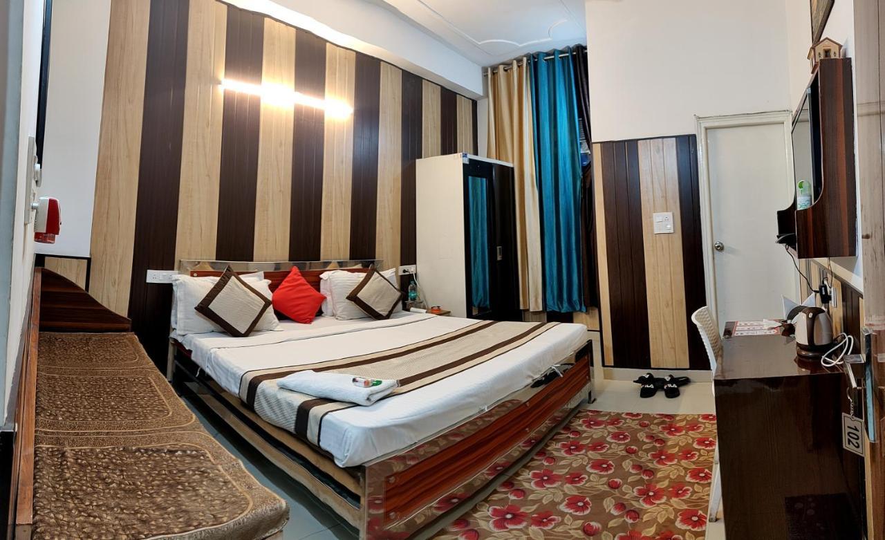 Hotel O Greno House Near Pvr Ansal Plaza نويدا الكبرى المظهر الخارجي الصورة