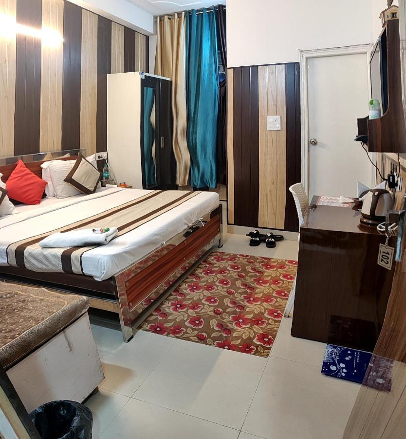 Hotel O Greno House Near Pvr Ansal Plaza نويدا الكبرى المظهر الخارجي الصورة