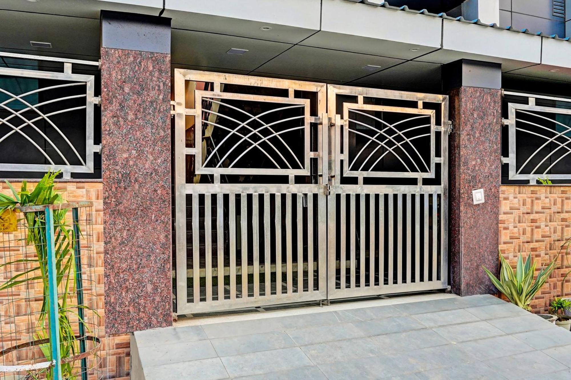 Hotel O Greno House Near Pvr Ansal Plaza نويدا الكبرى المظهر الخارجي الصورة