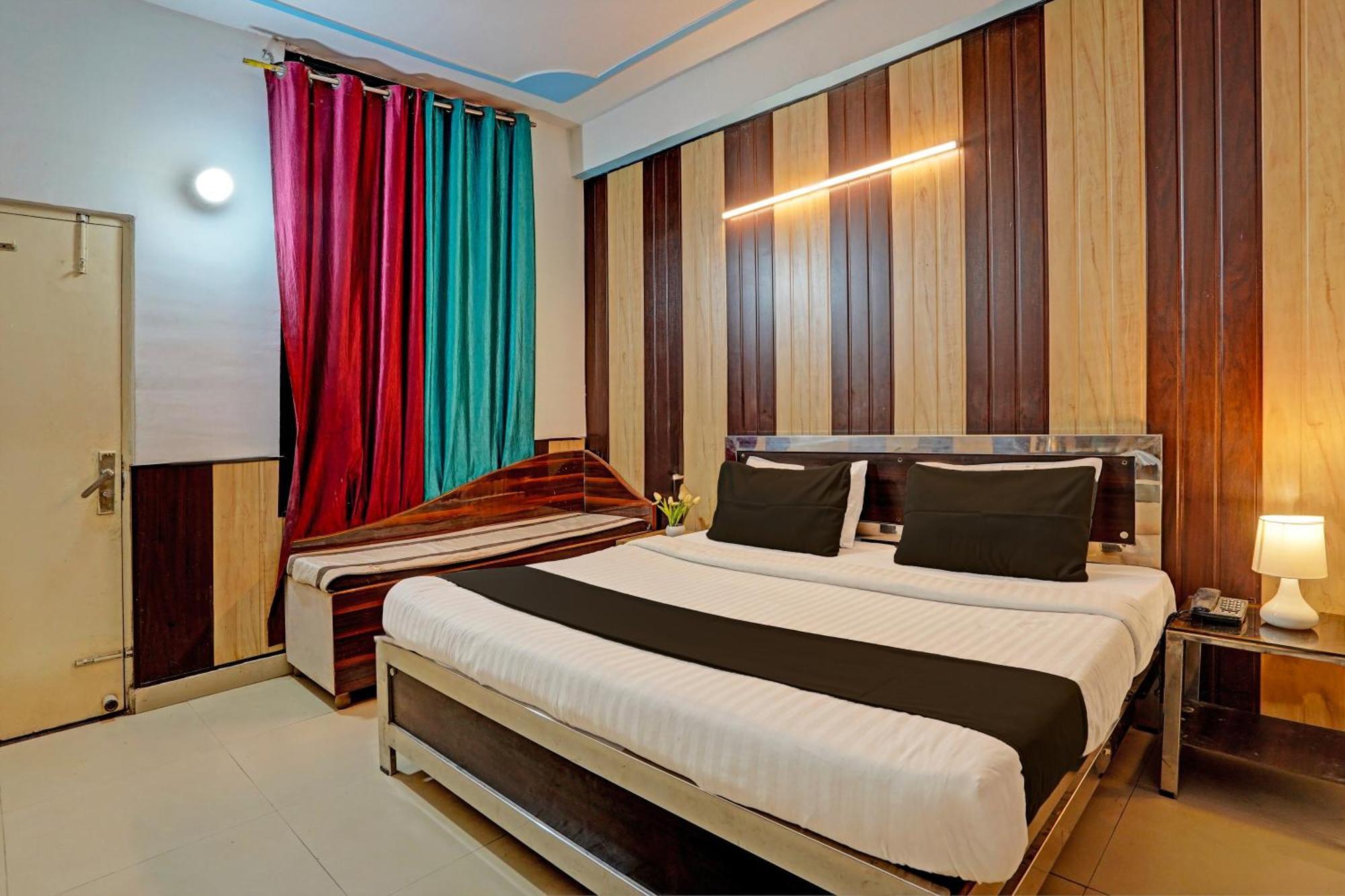 Hotel O Greno House Near Pvr Ansal Plaza نويدا الكبرى المظهر الخارجي الصورة