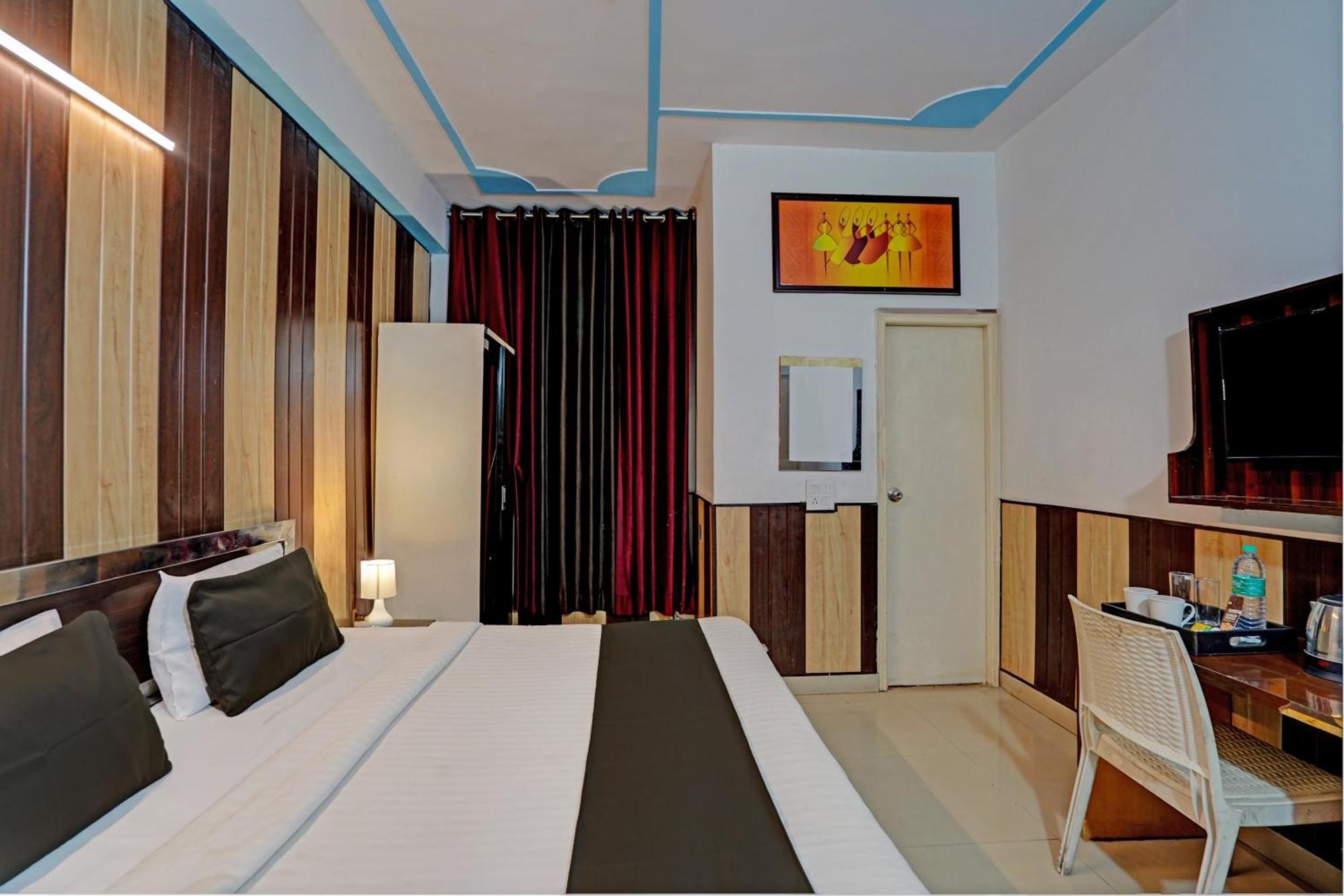 Hotel O Greno House Near Pvr Ansal Plaza نويدا الكبرى المظهر الخارجي الصورة