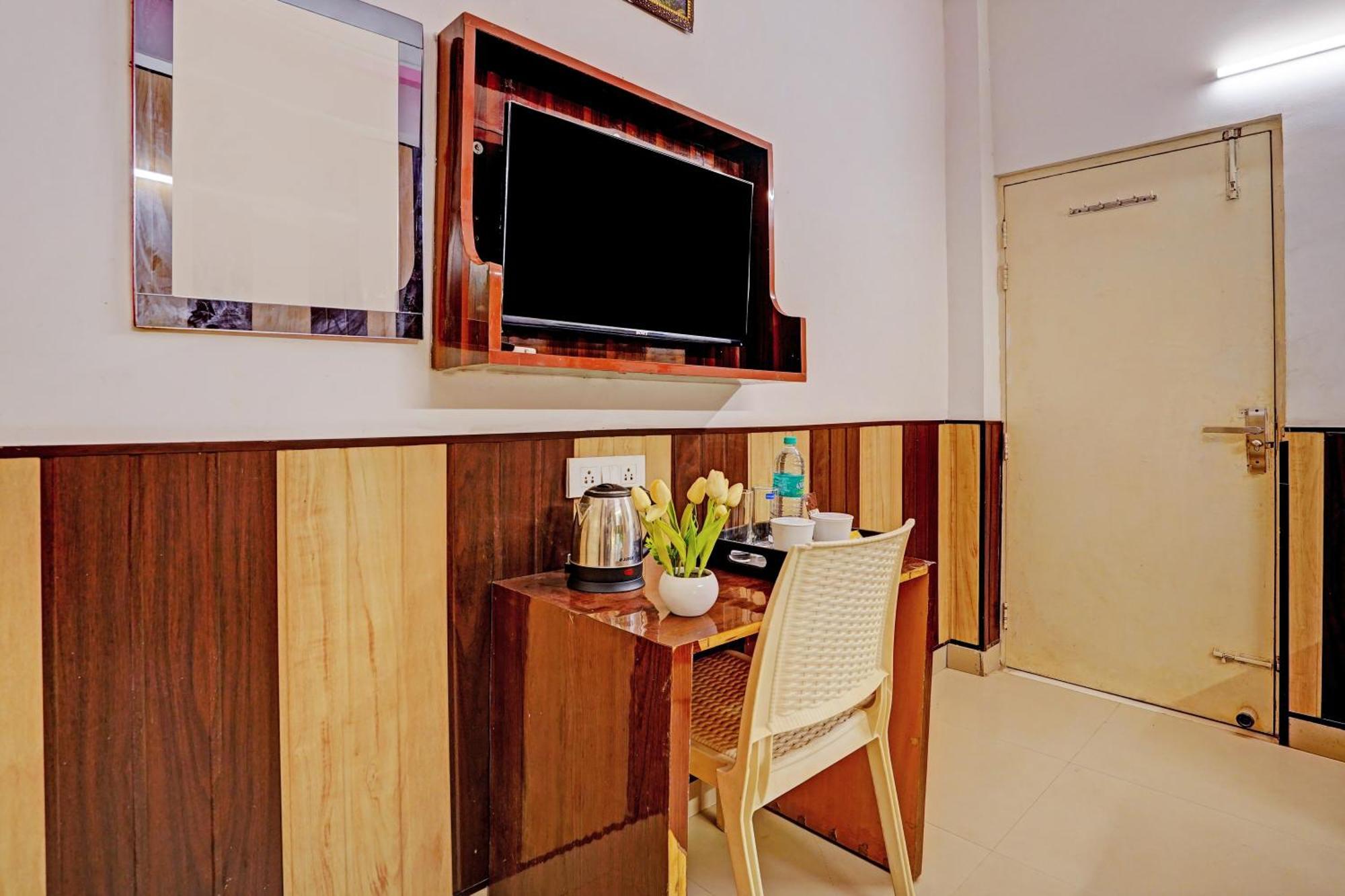 Hotel O Greno House Near Pvr Ansal Plaza نويدا الكبرى المظهر الخارجي الصورة