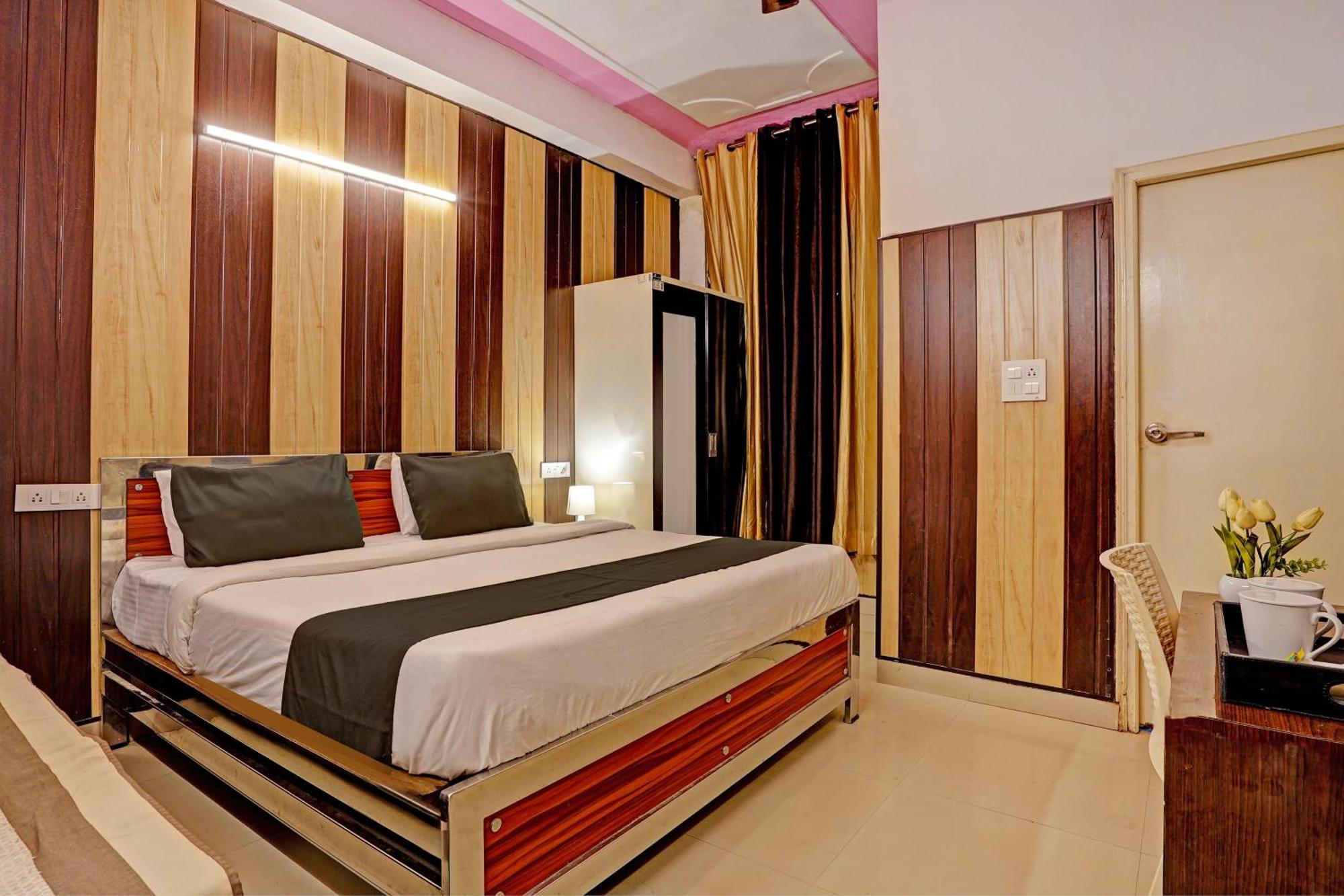 Hotel O Greno House Near Pvr Ansal Plaza نويدا الكبرى المظهر الخارجي الصورة