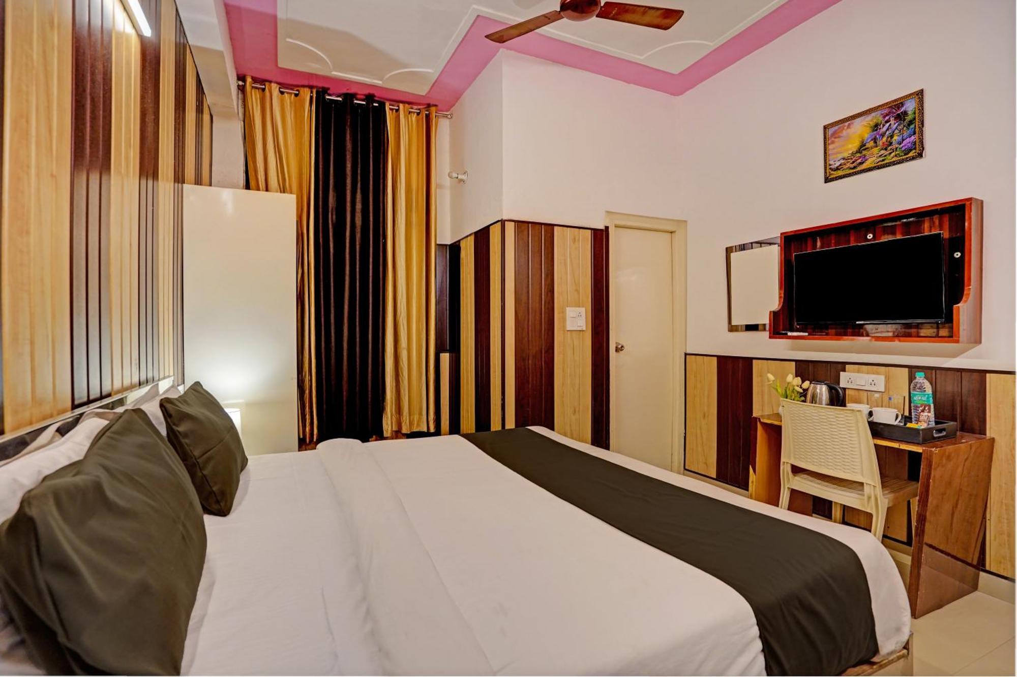 Hotel O Greno House Near Pvr Ansal Plaza نويدا الكبرى المظهر الخارجي الصورة