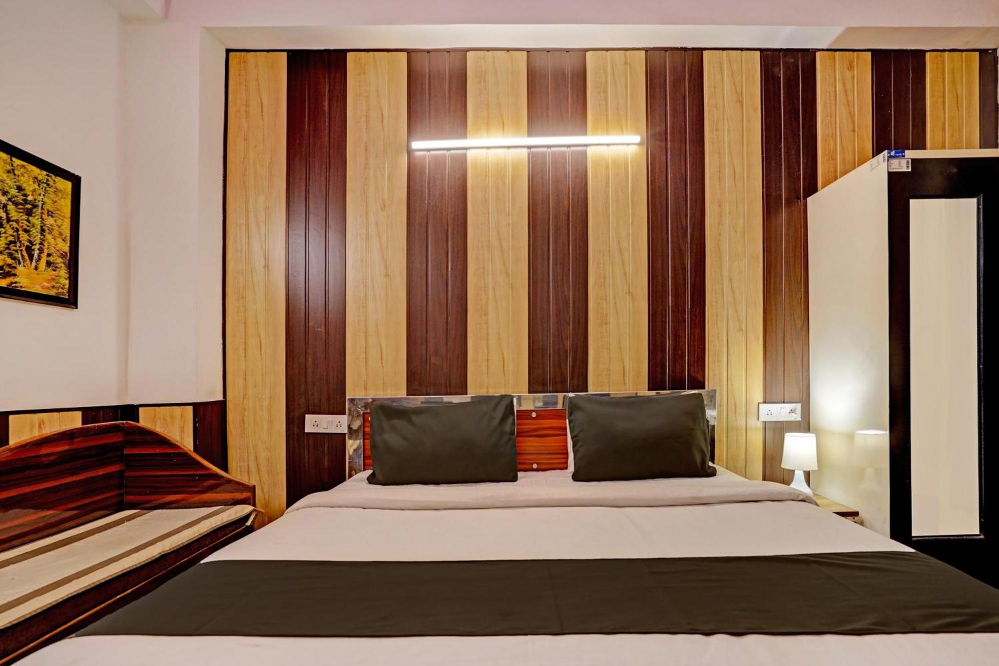Hotel O Greno House Near Pvr Ansal Plaza نويدا الكبرى المظهر الخارجي الصورة