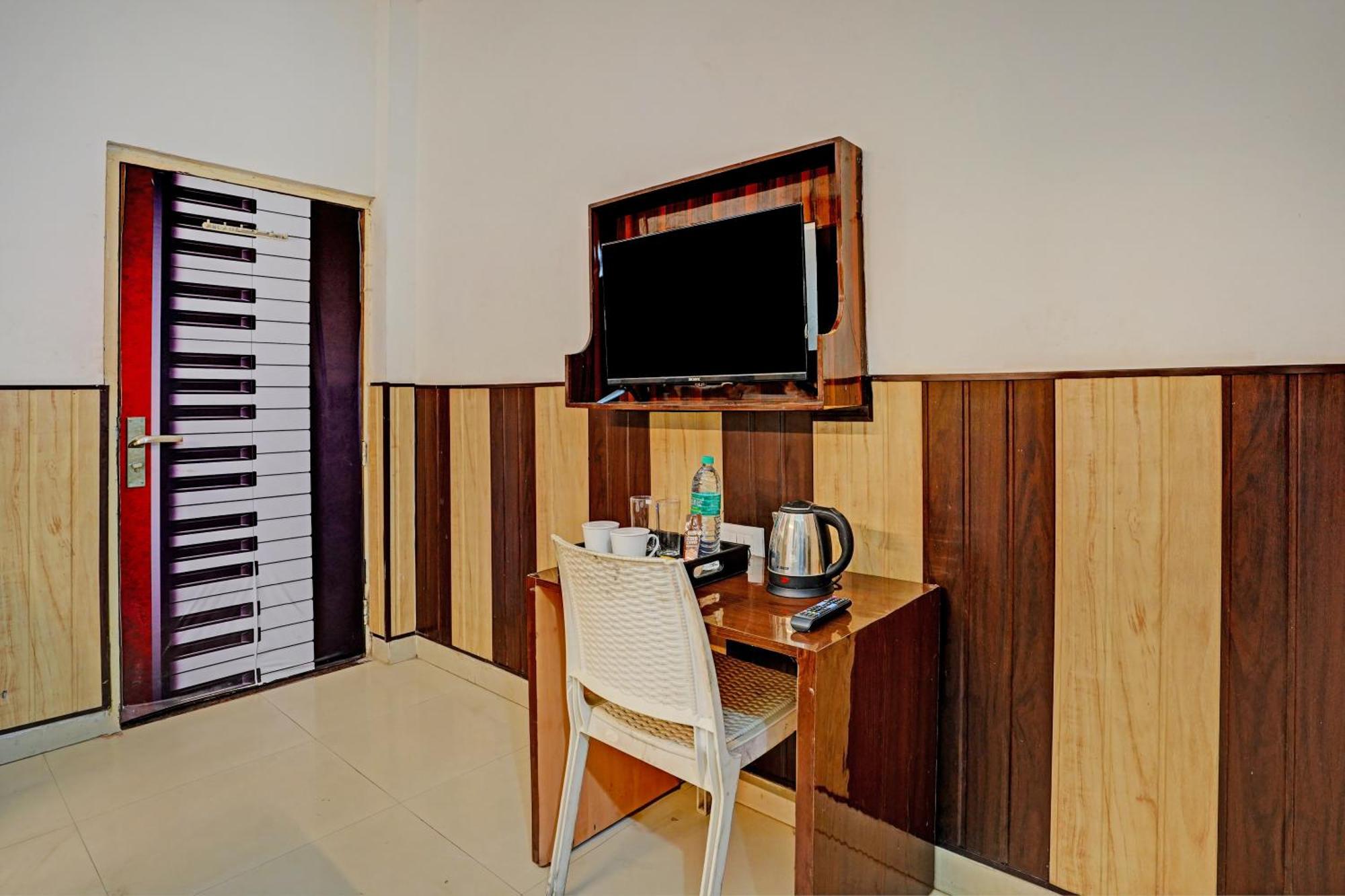 Hotel O Greno House Near Pvr Ansal Plaza نويدا الكبرى المظهر الخارجي الصورة